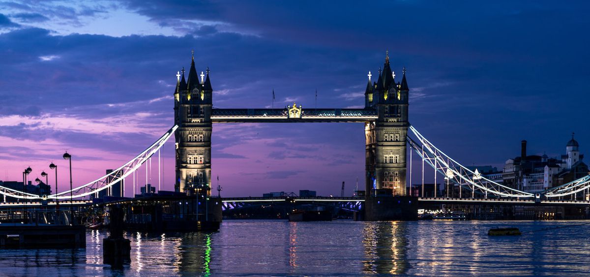 Luxury executive car hire and VIP chauffeur service